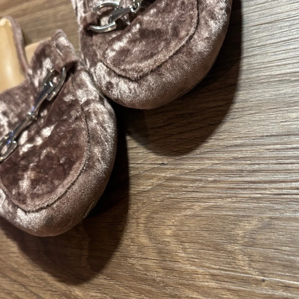 Merona Women's pale pink Velvet Mules with Silver Chain 7 - Picture 5 of 7